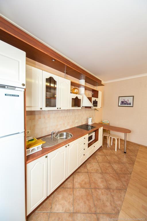 Apartamenti Alto & Ko Lägenhet Jūrkalne Rum bild