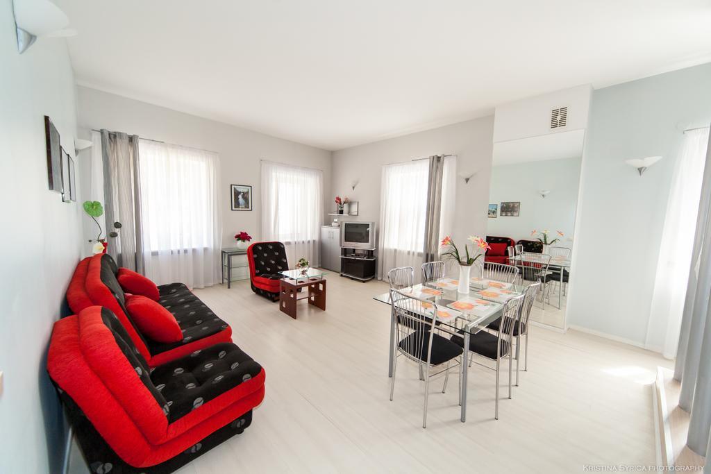 Apartamenti Alto & Ko Lägenhet Jūrkalne Rum bild