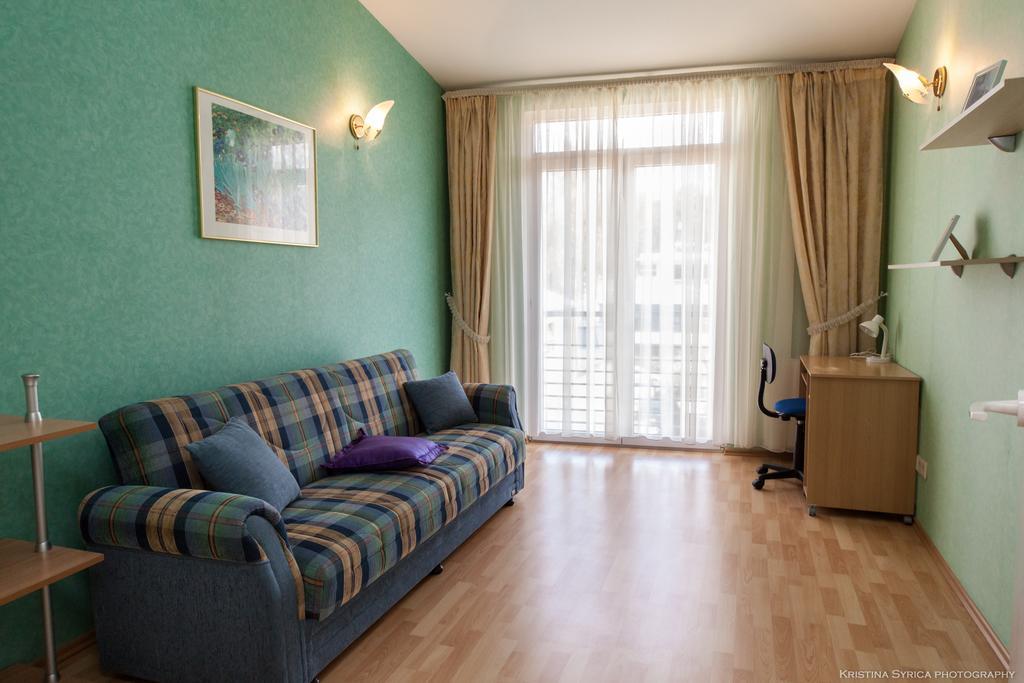 Apartamenti Alto & Ko Lägenhet Jūrkalne Rum bild