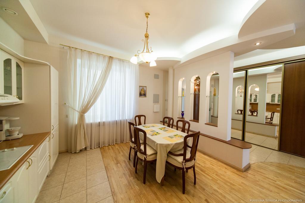 Apartamenti Alto & Ko Lägenhet Jūrkalne Rum bild